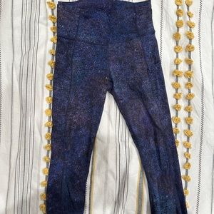 Lululemon leggings size 6